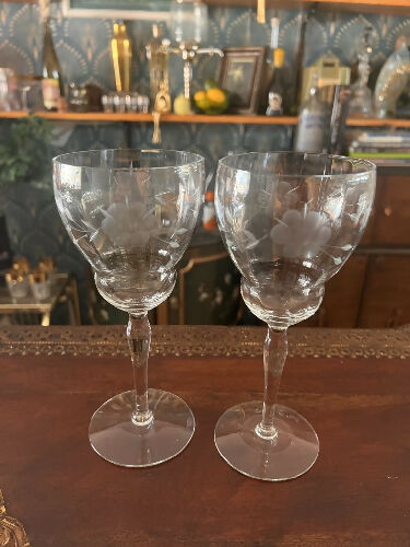 (1) crystal wine glass