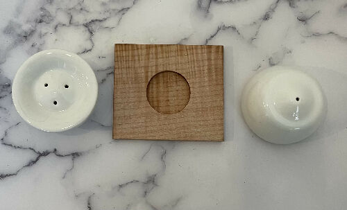 Salt shaker set
