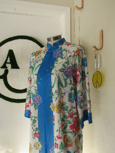 1970s Evelyn Pearson Floral Pattern Night Dress