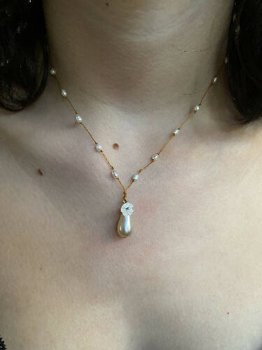 Pearl necklace/vintage/baroque/mother of pearl
