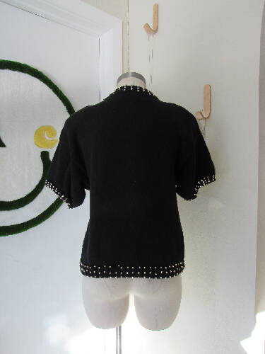 Western Connection Floral Pattern Bead Top