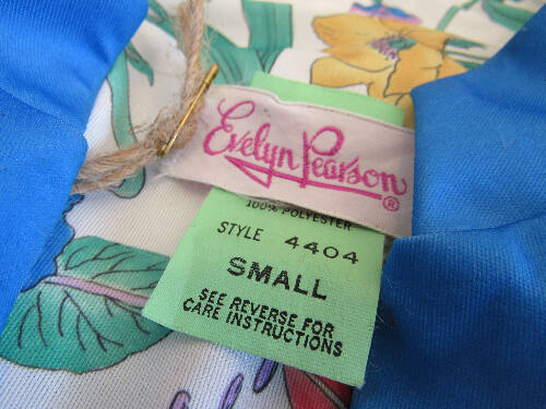1970s Evelyn Pearson Floral Pattern Night Dress
