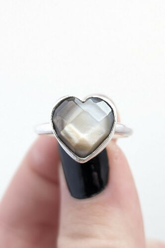 Mother of Pearl Ring, Size 8.5