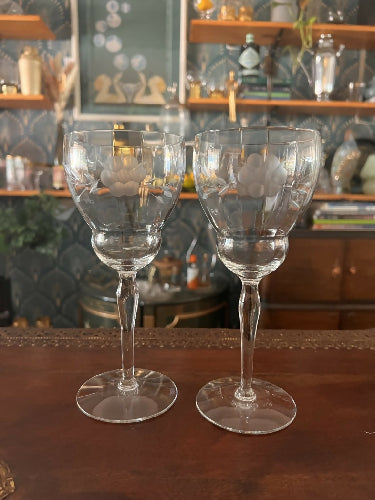 (1) crystal wine glass