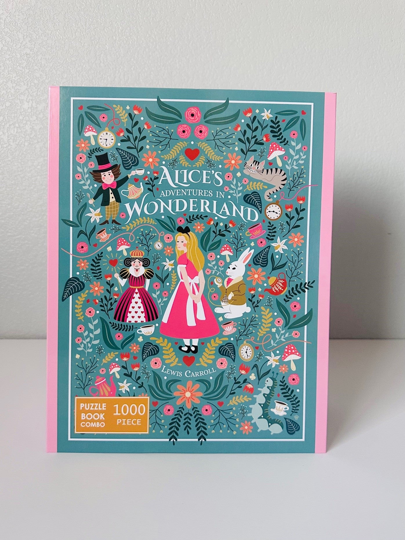 Alice's Adventures in Wonderland 1000 piece puzzle book combo