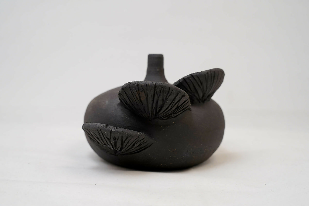 Mini Black Ceramic Mushroom Bud Vase – 4"