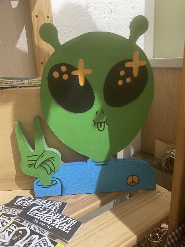 Alien Peace Cut Out