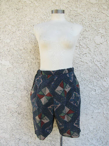 1950s Aansworth Ltd. Two-Piece Set Top and High Waisted Short Vintage Size 15/16