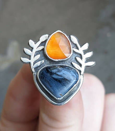 Carnelian and petersite ring size 6