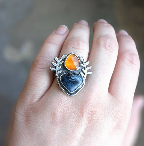 Carnelian and petersite ring size 6