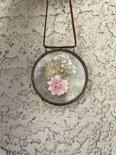 Small Pressed Flower Circle